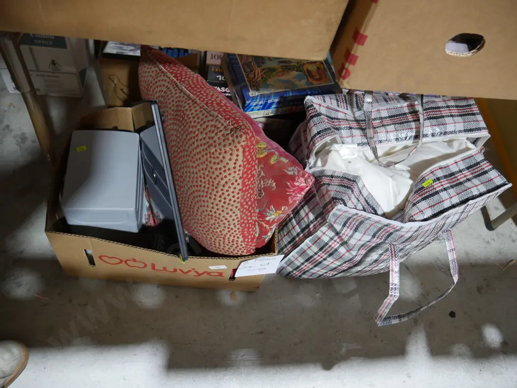 Cushions, scale etc Image 1++