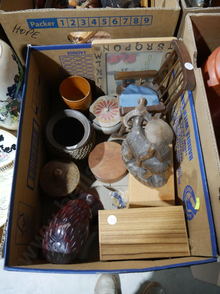 Wood trinket boxes, figurines etc Image 1++