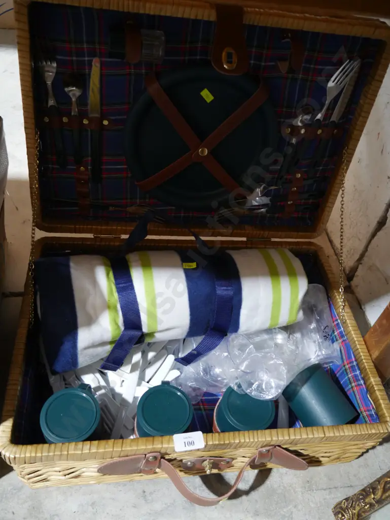 Picnic basket set Image 1++