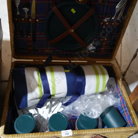 Picnic basket set