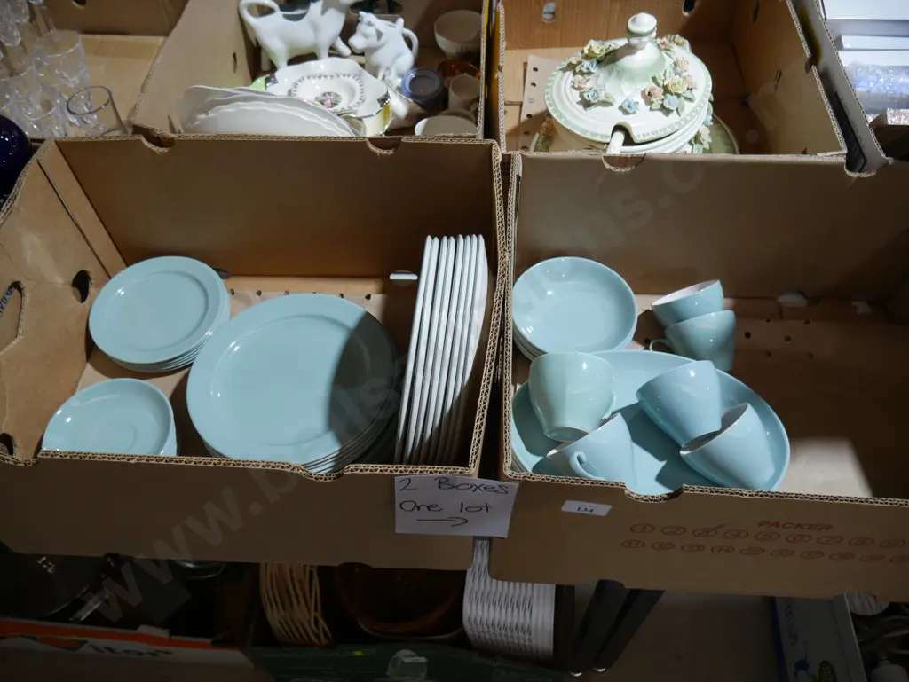 2 boxes of Crown Lynn dinnerware Image 1++