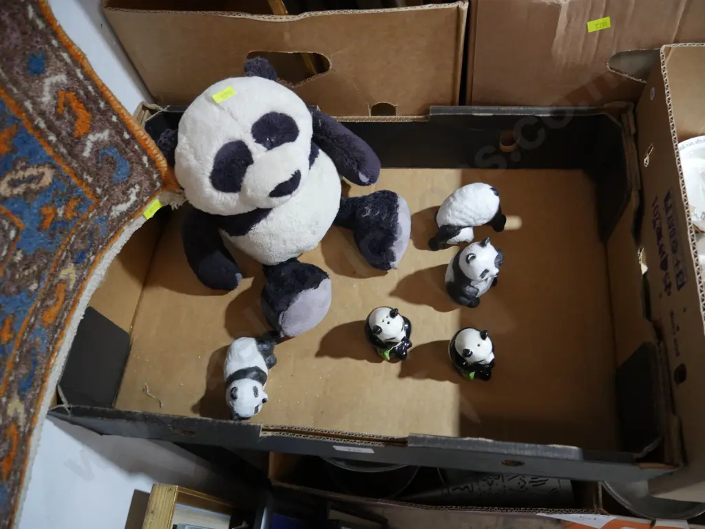 Panda ornaments, salt and peppers Image 1++