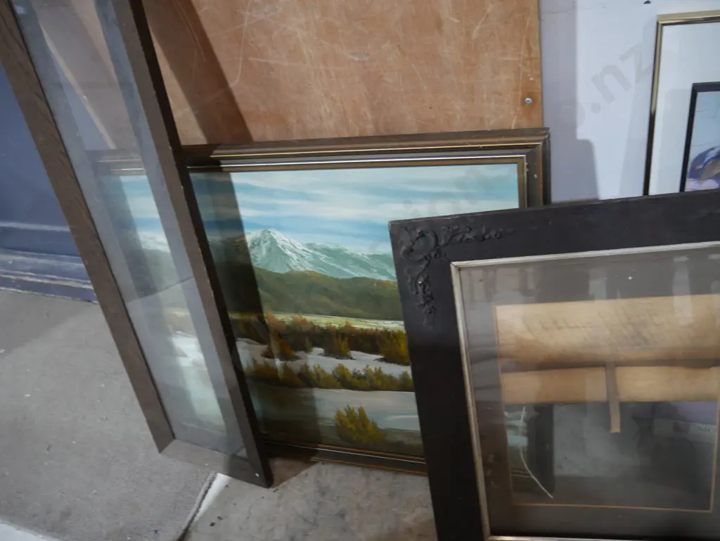 Frames and artwork Image 1++