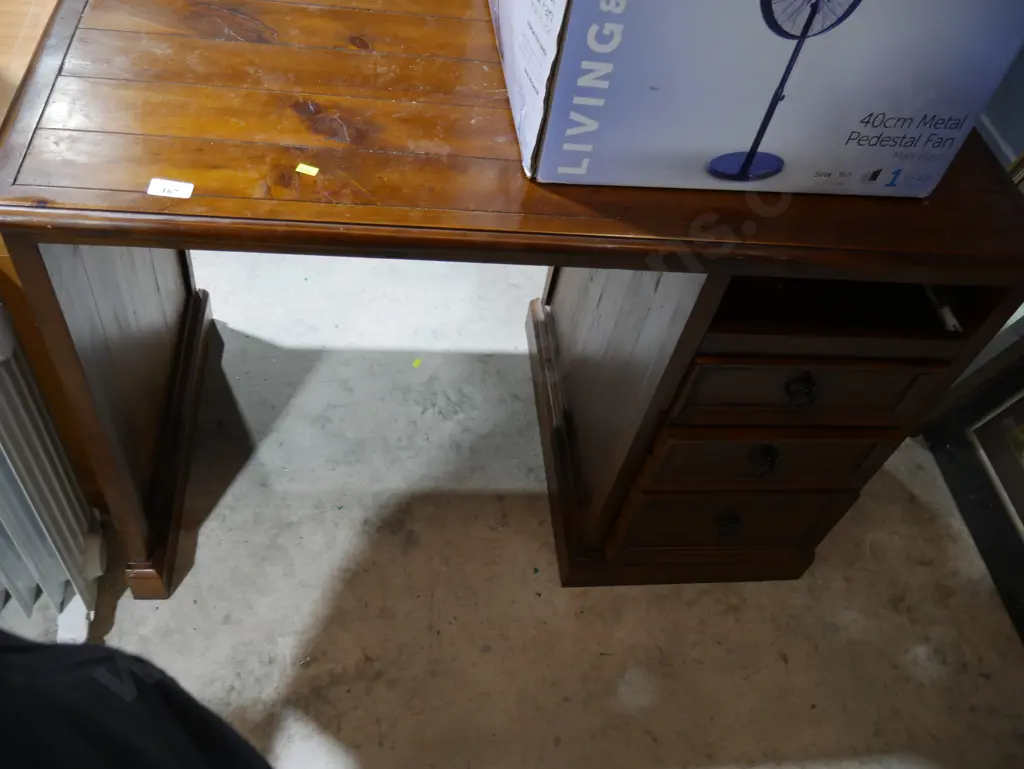 Desk Image 1++