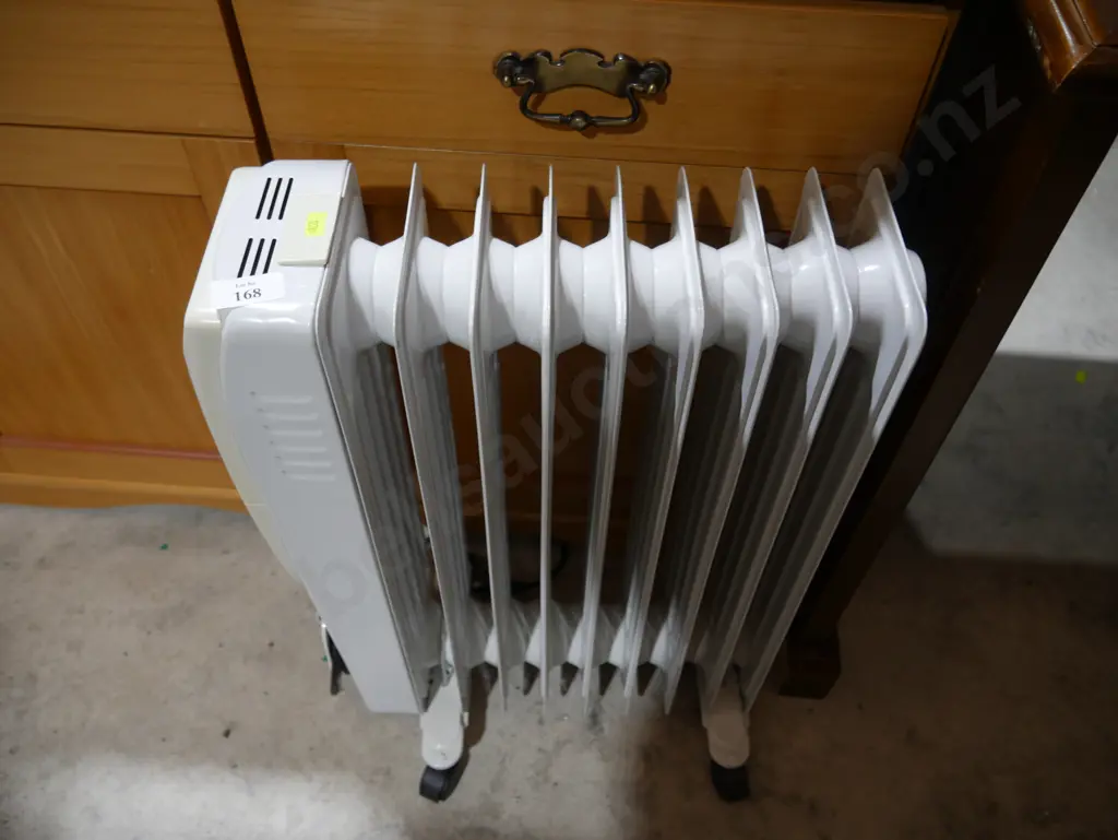 Goldair oil heater Image 1++