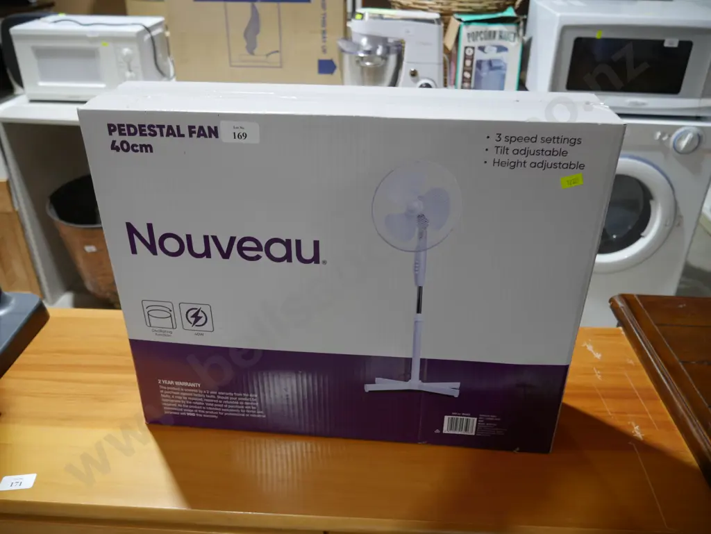 Nouveau pedestal fan Image 1++