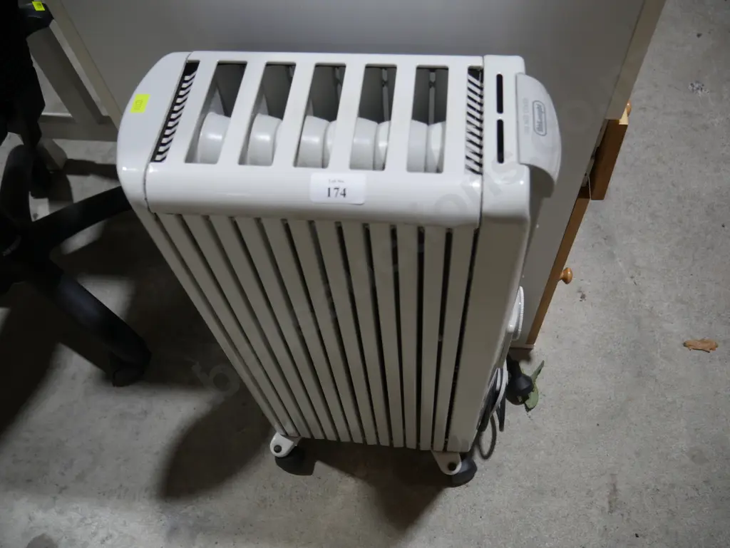 Delonghi oil heater Image 1++