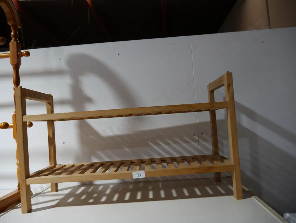 Shoe rack Image 1++