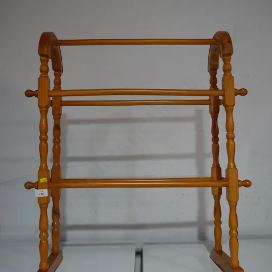 Towel rack