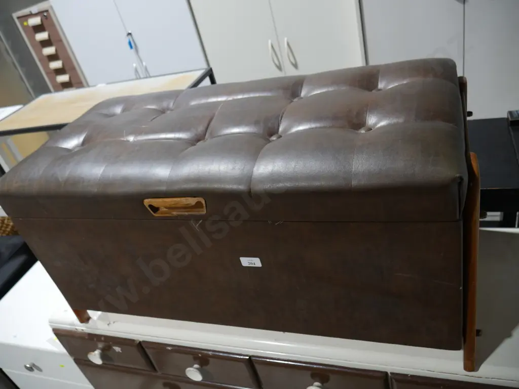 Padded blanket box Image 1++