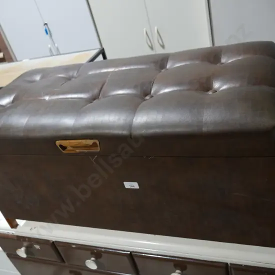 Padded blanket box