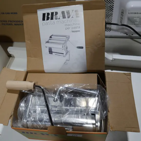 Pasta machine