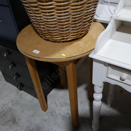 Occasional table