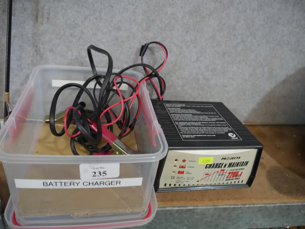 Battery charger Image 1++