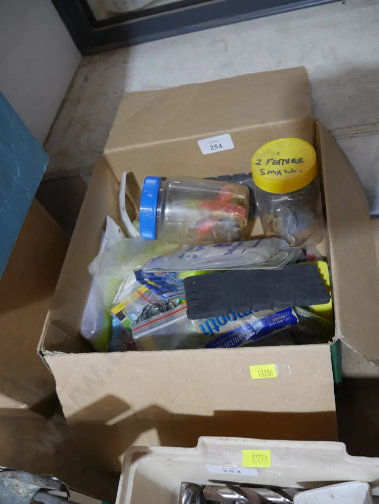 Assorted fishing lures etc Image 1++