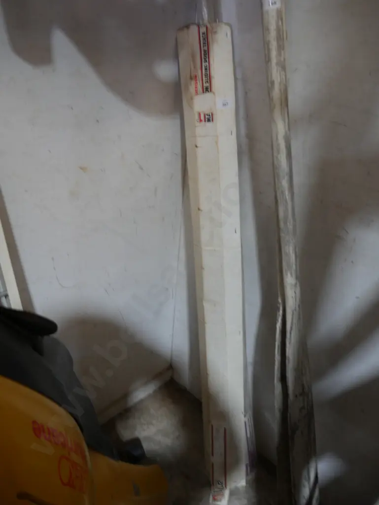 Sliding door track Image 1++