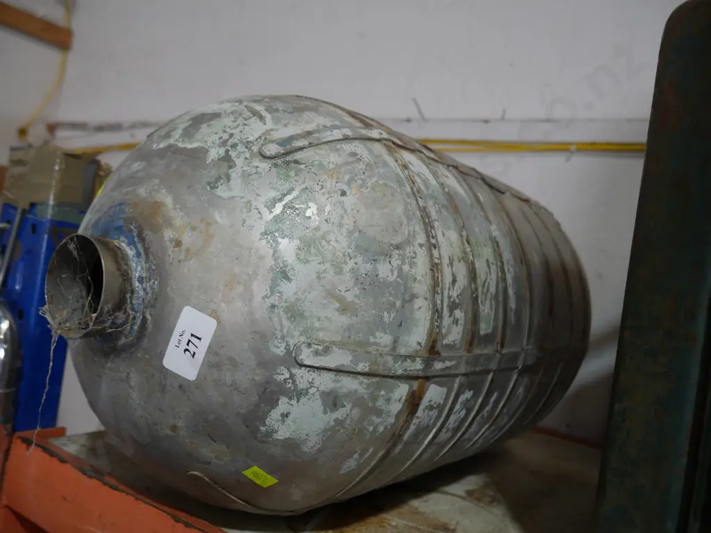 Old fuel tank Image 1++