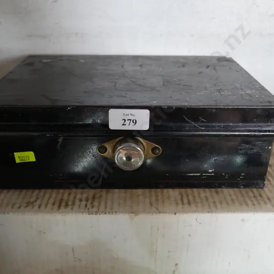 Cash tin