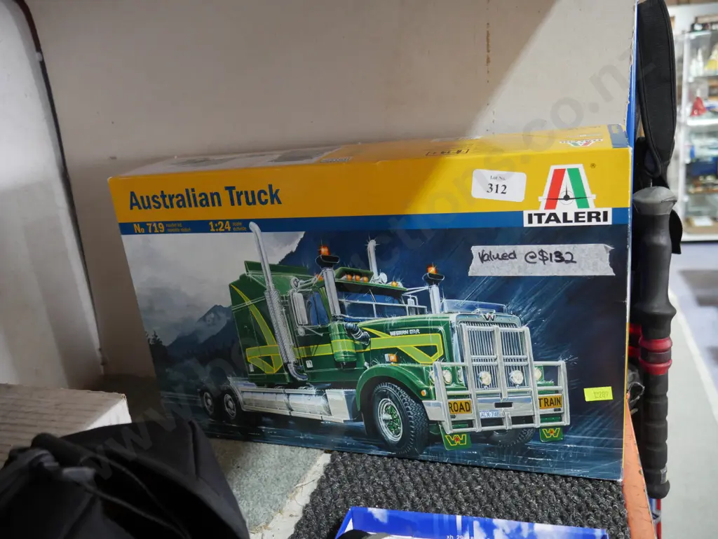 Model Australian truck Image 1++
