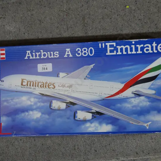 Model Airbus A380 Emirates
