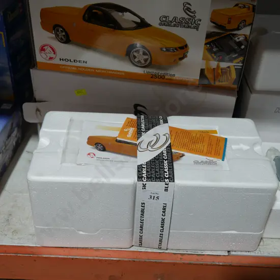 Model Holden ute