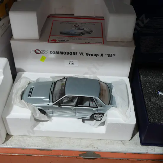 Model Commodore VL group a SS