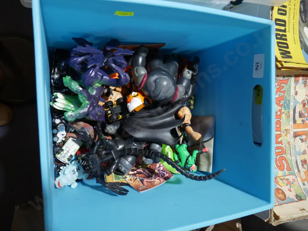 Assorted toys Image 1++