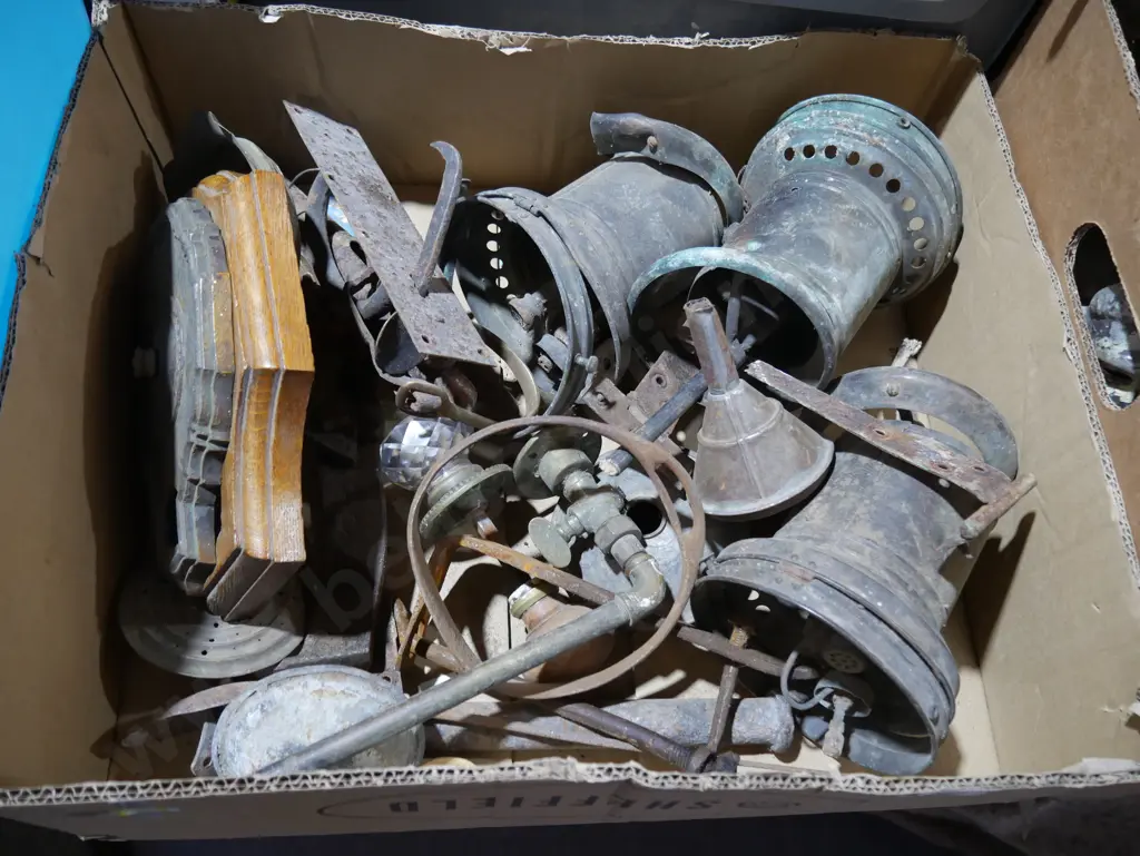 Assorted metal items Image 1++