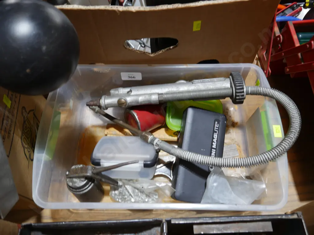 Air tyre inflator, oil pourers etc Image 1++