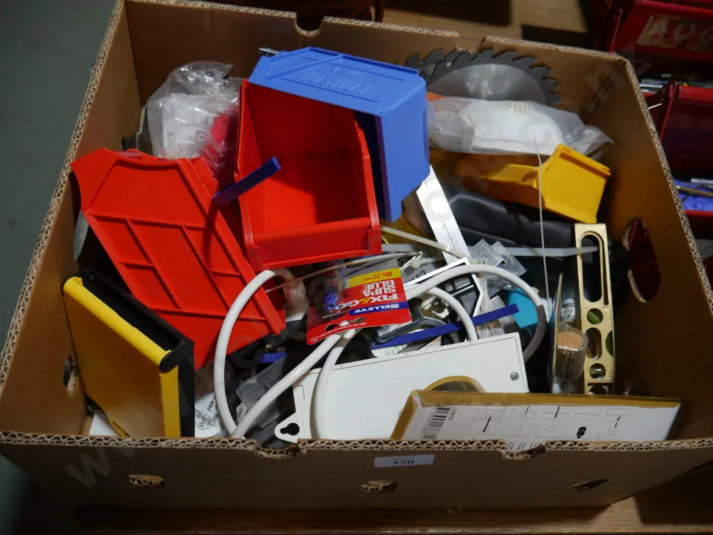 Assorted garage sundries Image 1++