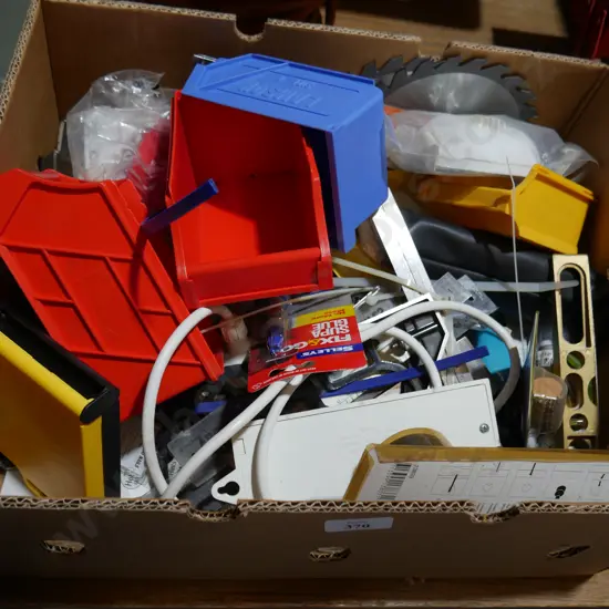 Assorted garage sundries