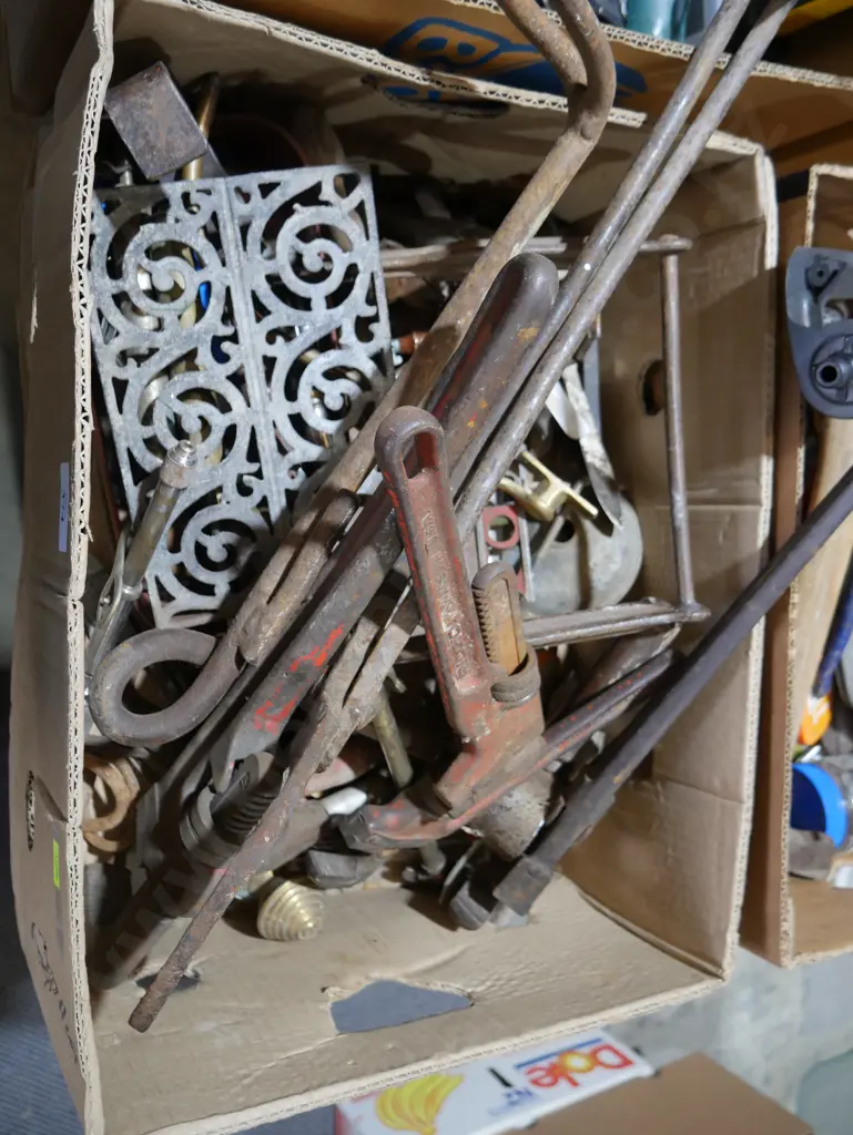 Pipe wrenches etc Image 1++