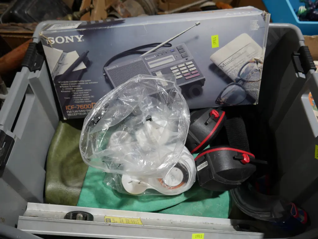 Sony synthesized receiver etc Image 1++