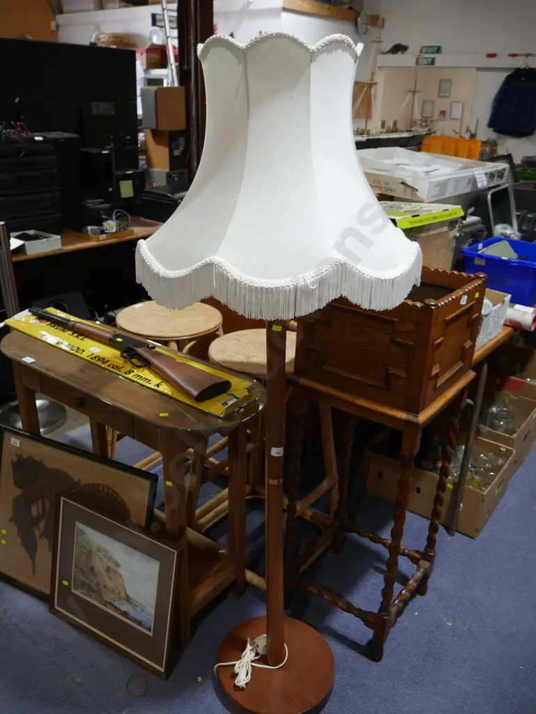 Standard lamp Image 1++