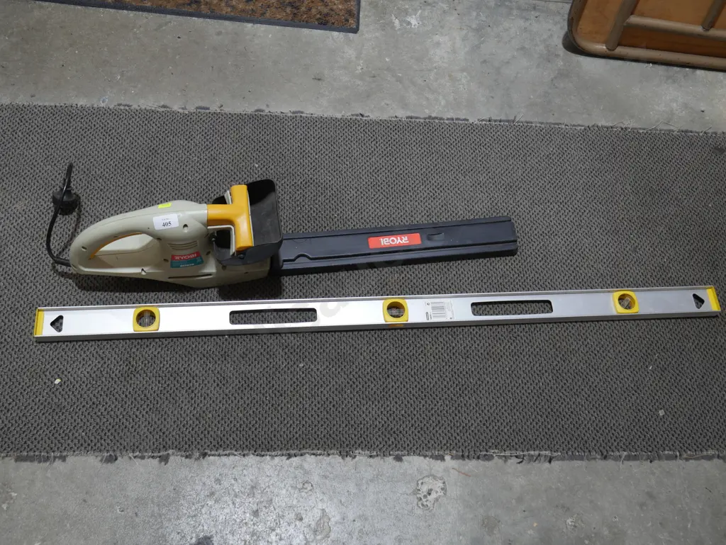 Ryobi electric hedge trimmer Image 1++