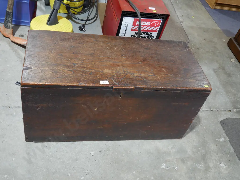 Wooden trunk Image 1++