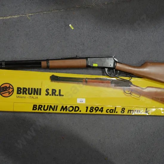 Model lever action rifle