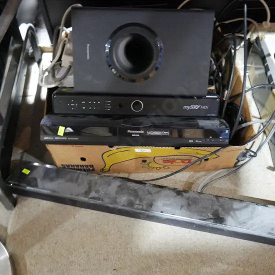Soundbar, Panasonic DVD player etc