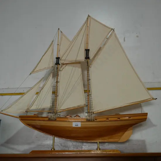 Model sail boat