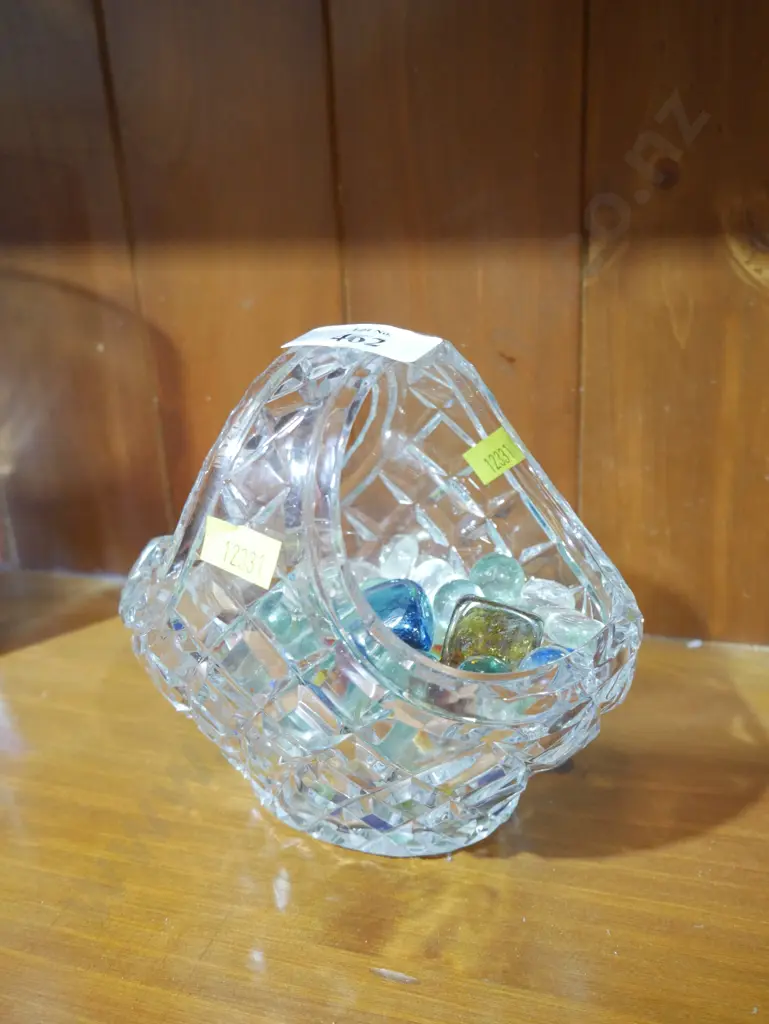 Crystal basket with marbles Image 1++