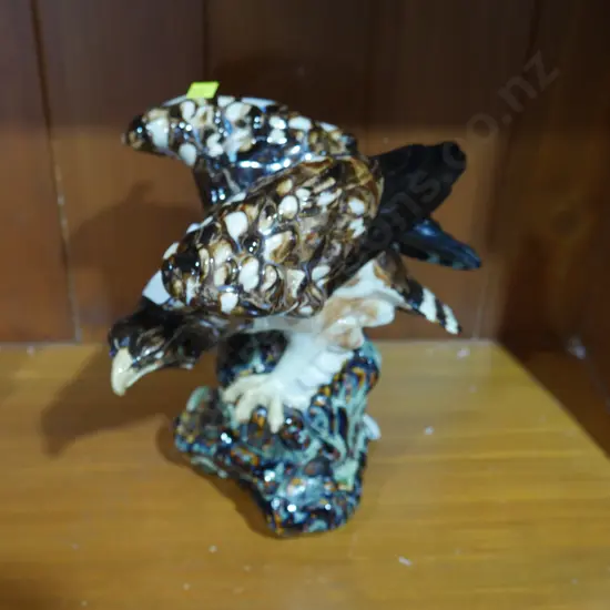 Pottery hawk