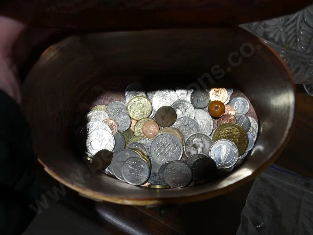 Assorted coins Image 1++