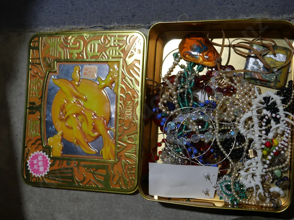 Assorted jewellery Image 1++