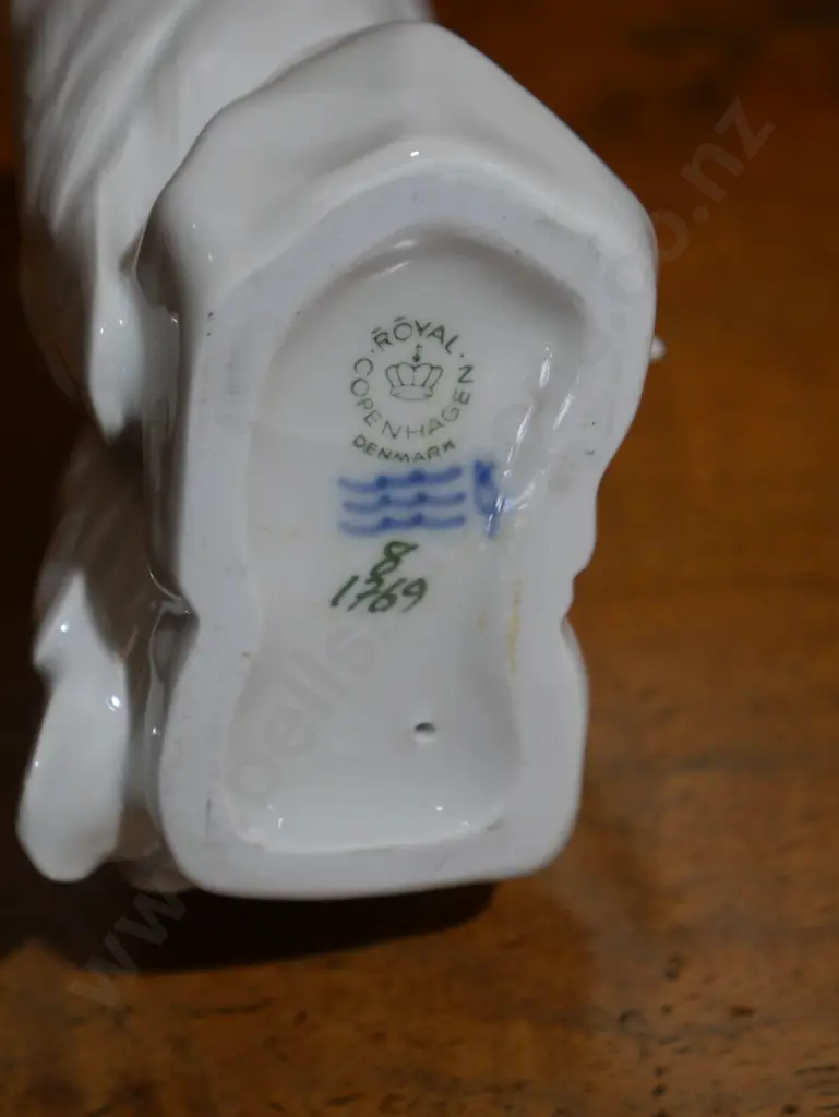 Royal Copenhagen bird figure Image 1++