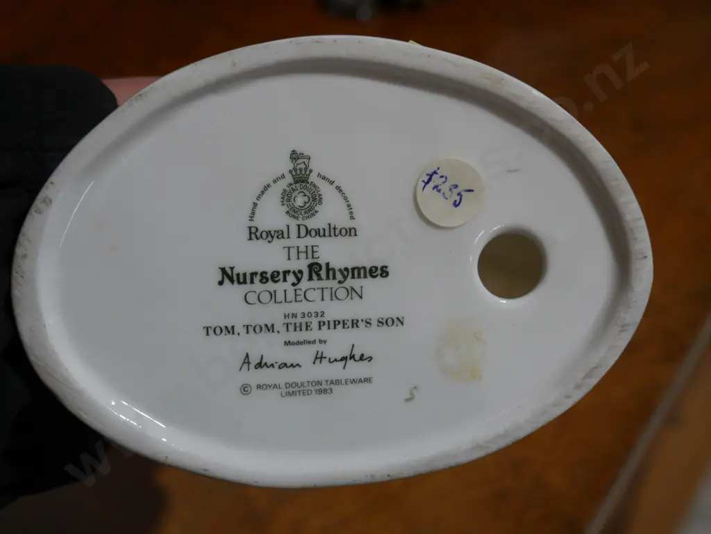 Royal Doulton TomTom the piper's son figure Image 1++