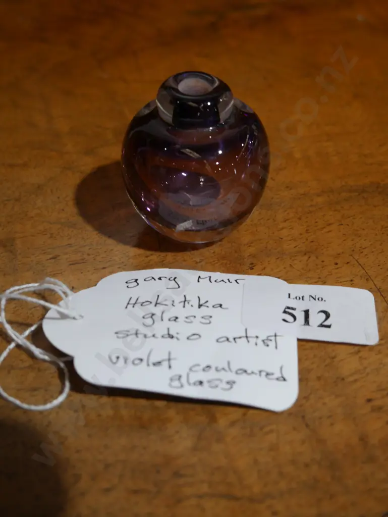 Hokitika glass vase by Gary Muir Image 1++
