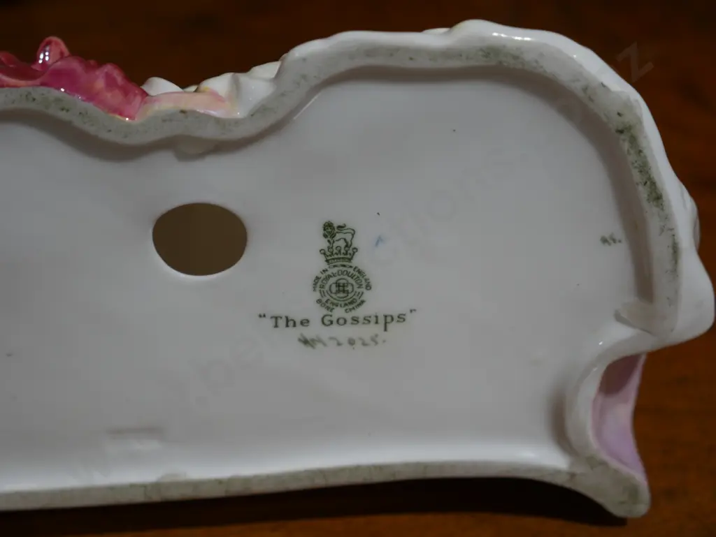 Royal Doulton the gossips figurine Image 1++