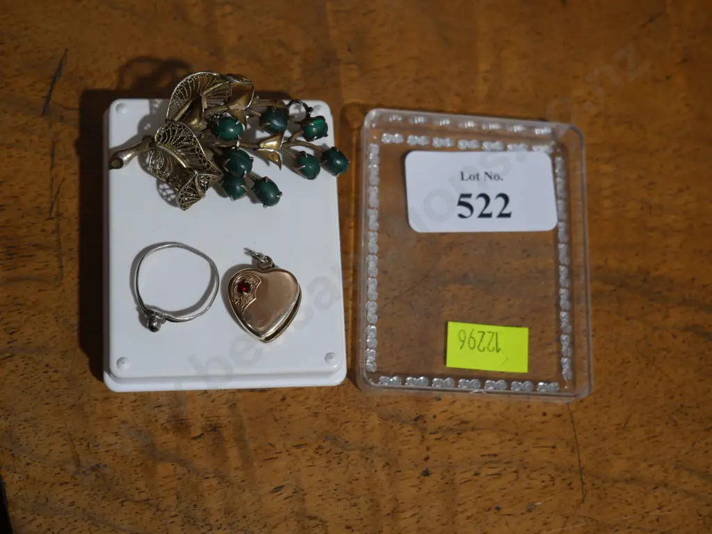 9 carat gold, locket, bracelet etc Image 1++