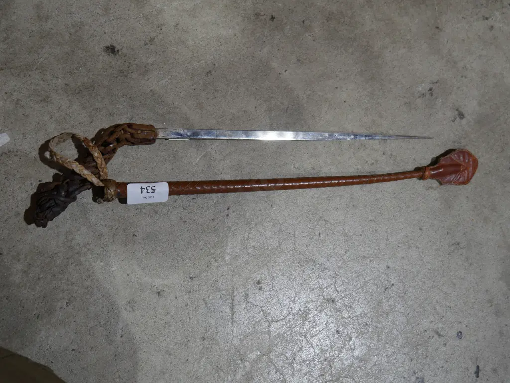 Riding crop with concealed spike Image 1++