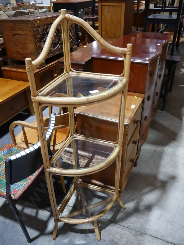 Cane corner stand Image 1++